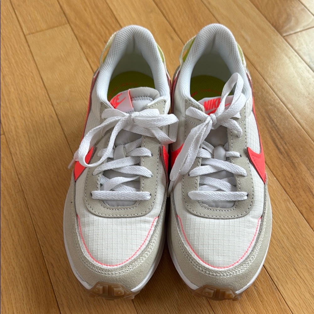 Nike Waffle Women's White and Pink Sneakers